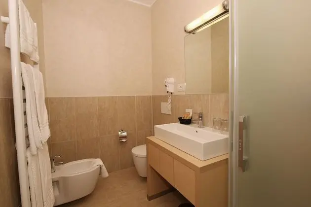 Tek Büyük veya İki Ayrı Yataklı Oda, Dağ Manzaralı