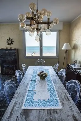 Classic Apart Daire, 3 Yatak Odası, Mutfak, Denize Sıfır