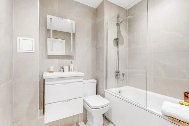1 bedroom, 1 bathroom
