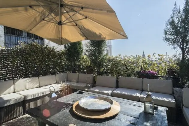 Çatı Katı Süiti (Penthouse)