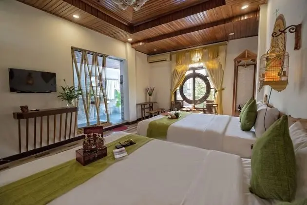 Luxury Süit, Havuz Manzaralı