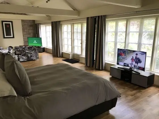 Exclusive Tek Büyük Yataklı Oda