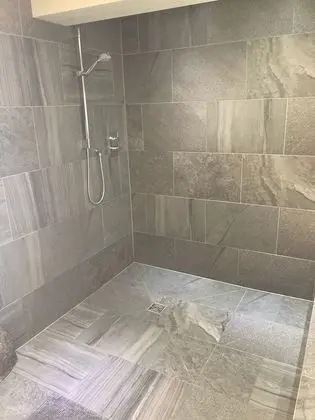 Exclusive Tek Büyük Yataklı Oda