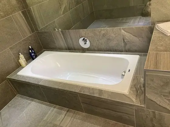 Exclusive Tek Büyük Yataklı Oda