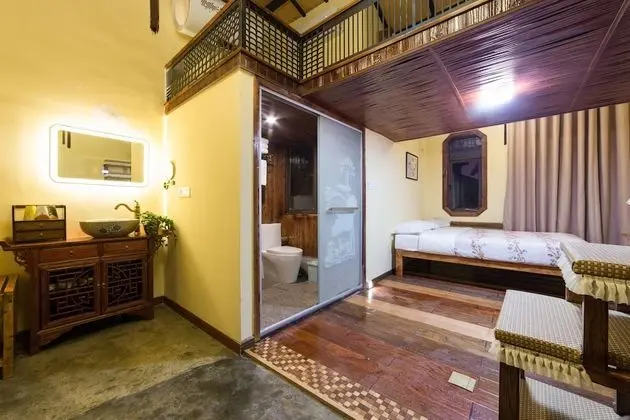 Traditional Çatı Katı (Loft)