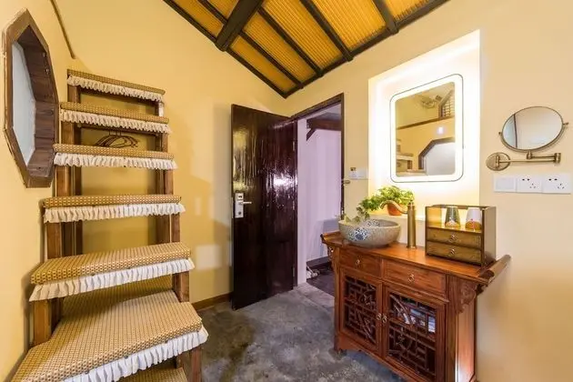 Traditional Çatı Katı (Loft)