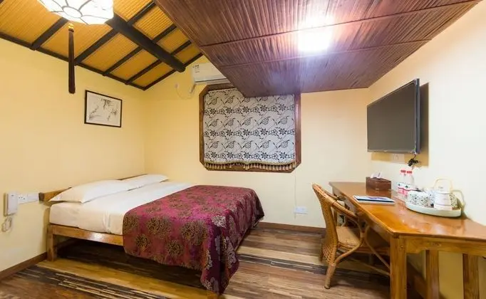 Traditional Çatı Katı (Loft)