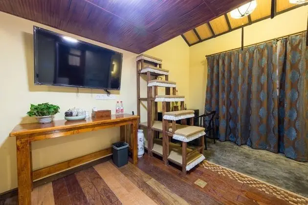 Traditional Çatı Katı (Loft)
