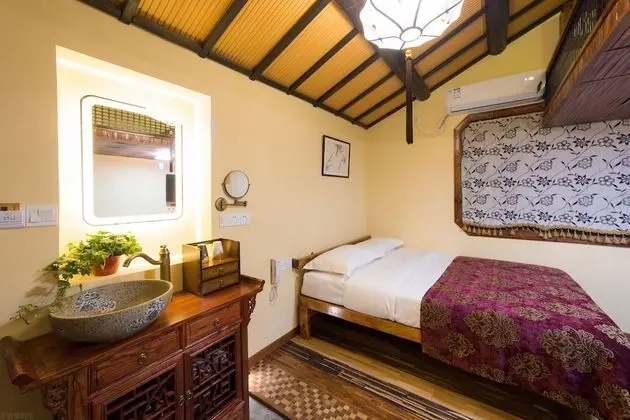 Traditional Çatı Katı (Loft)