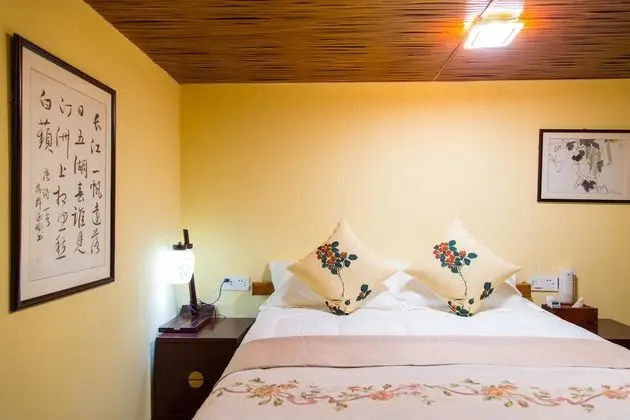 Traditional Çatı Katı (Loft)