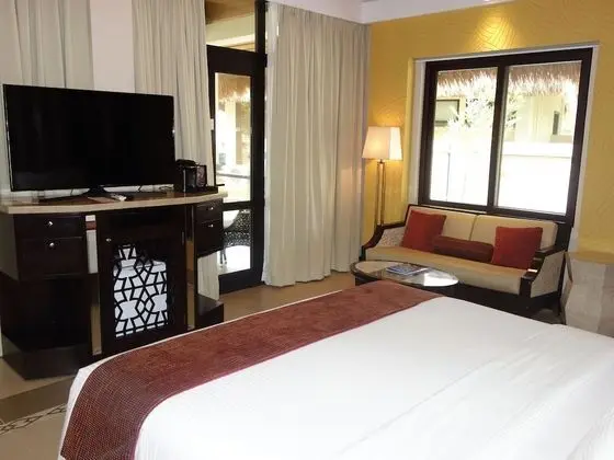 Pool Villa (1 king bed or 2 single beds)
