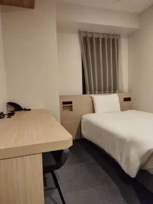 Tek Kişilik Oda, Sigara İçilmez