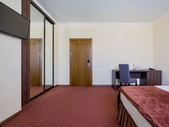 Comfort Tek Büyük veya İki Ayrı Yataklı Oda