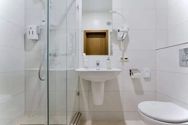 Comfort Tek Büyük veya İki Ayrı Yataklı Oda