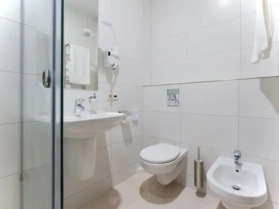 Comfort Tek Büyük veya İki Ayrı Yataklı Oda