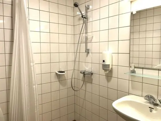 Basic Tek Büyük Yataklı Oda