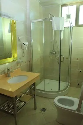 Economy Tek Büyük Yataklı Oda, Birden Çok Yatak, Sigara İçilmez, Şehir Manzaralı