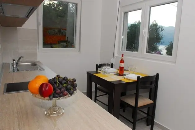 Basic Apart Daire, Teras, Deniz Manzaralı