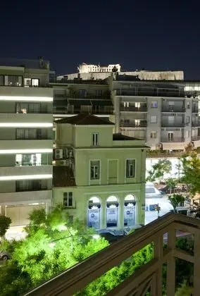 Standard Oda (Acropolis View)