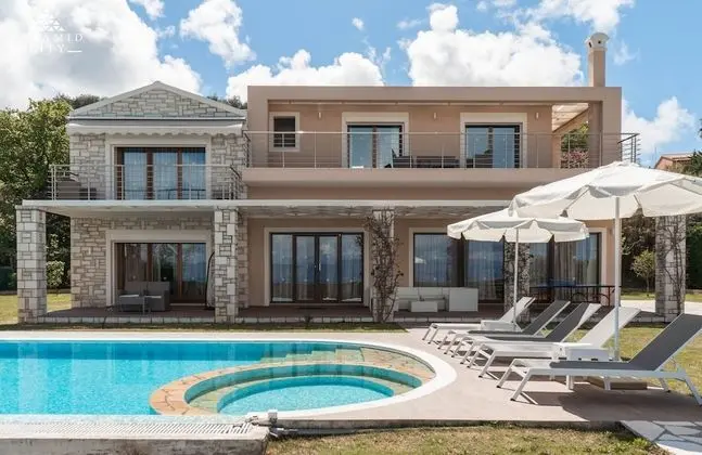 Villa, Banyolu/Duşlu (Luxury Villa Hera)