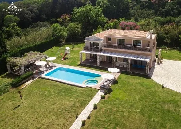 Villa, Banyolu/Duşlu (Luxury Villa Hera)