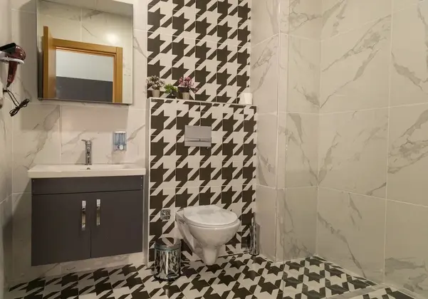 Deluxe Triple Suite