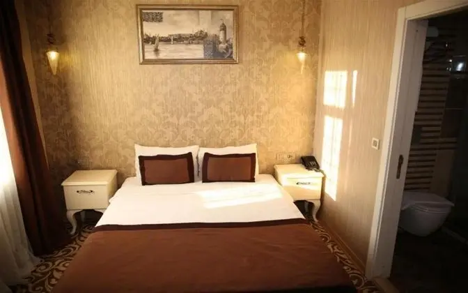Standart Oda, Simge Yapı Manzaralı