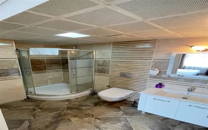 Standart Oda, Simge Yapı Manzaralı