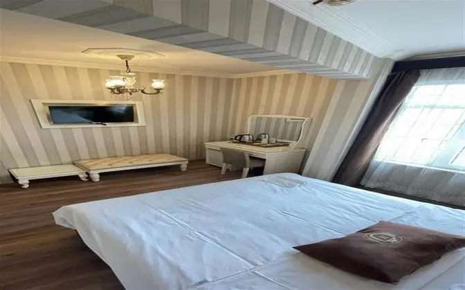 Standart Oda, Simge Yapı Manzaralı