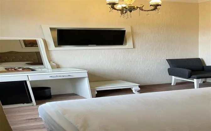 Standart Oda, Simge Yapı Manzaralı