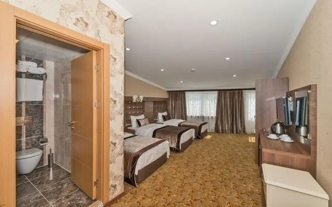 Standart Üç Kişilik Oda, Şehir Manzaralı, Balkonlu