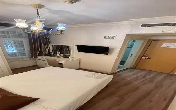 Tek Kişilik, Şehir Manzaralı