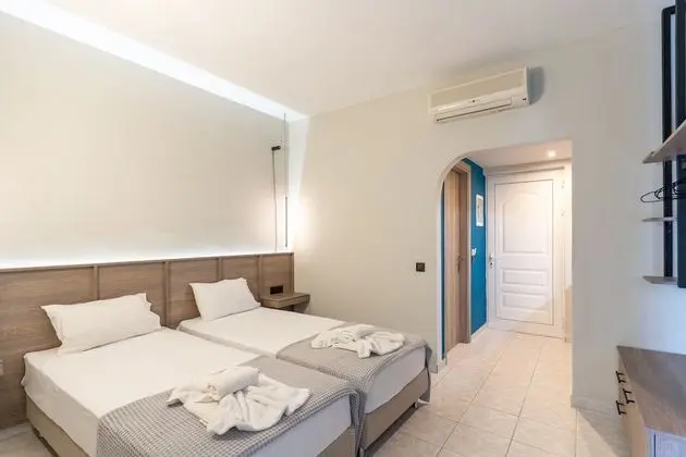 Apart Daire, 2 Yatak Odası, Havuz Manzaralı