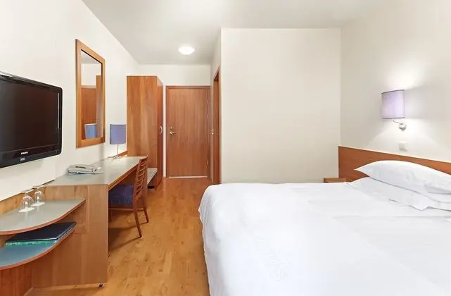 Tek Büyük Yataklı Oda