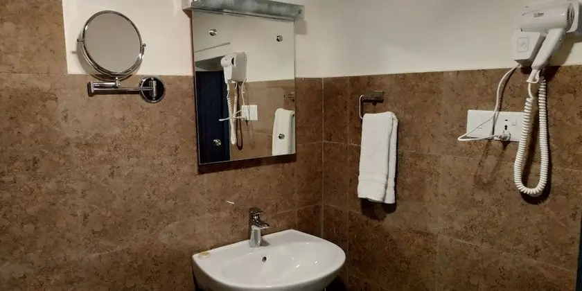 Deluxe Üç Kişilik Oda, Birden Çok Yatak, Avlu Manzaralı