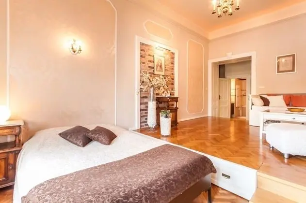 Romantic Stüdyo Süit