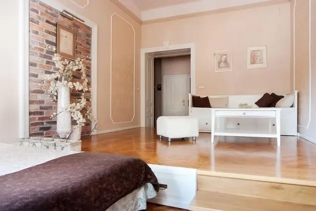 Romantic Stüdyo Süit