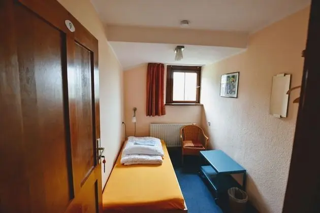 Tek Kişilik Oda, Ortak Banyo