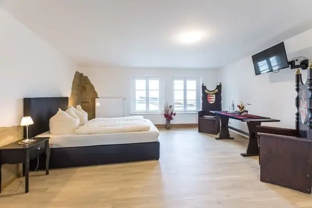 Family Oda (Burschenkammer)