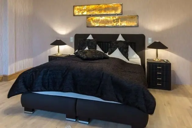 Family Oda (Burschenkammer)