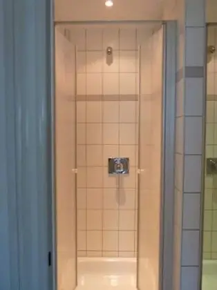 Tek Kişilik Oda, Banyolu/Duşlu (Hauptgebäude, Zimmer Nr. 12)