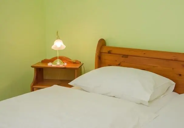 Büyük Yataklı Tek Kişilik Oda