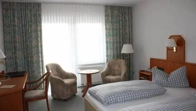 Comfort Tek Büyük Yataklı Oda