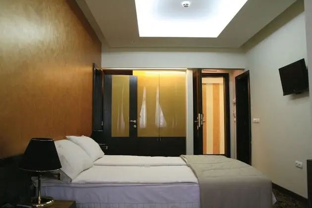 Deluxe Tek Büyük Yataklı Oda, Engellilere Uygun, Bahçe Manzaralı