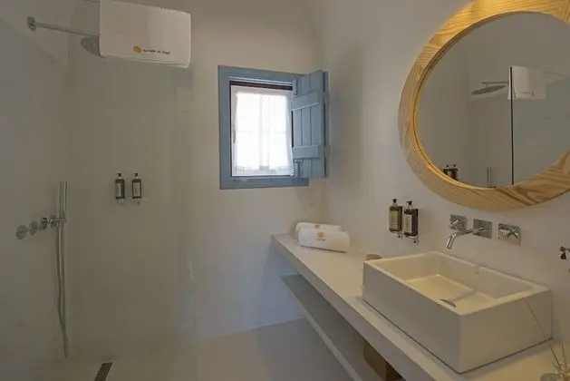 Superior Tek Büyük Yataklı Oda, Kısmi Deniz Manzaralı