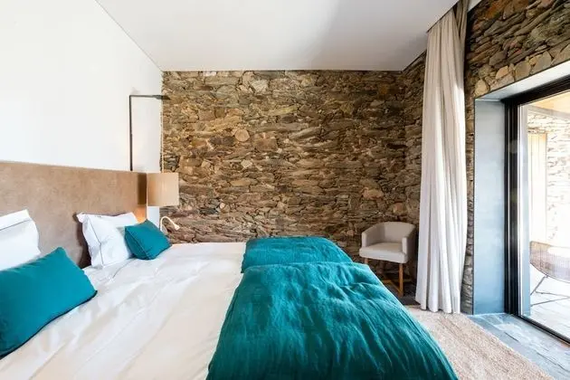 Tek Büyük Yataklı Oda, Havuz Manzaralı