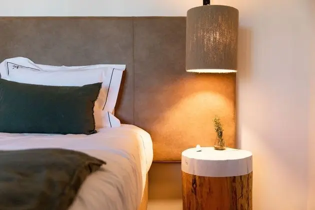 Tek Büyük Yataklı Oda, Havuz Manzaralı