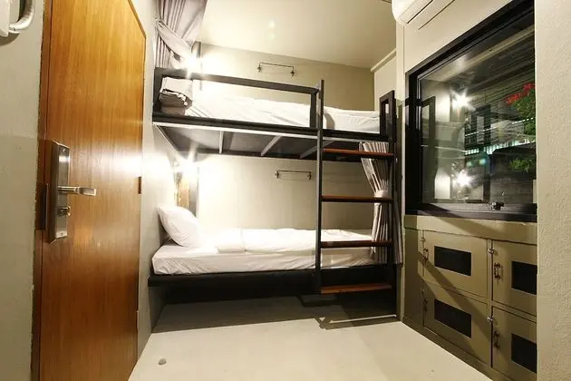 6-Bed Mixed Dorm
