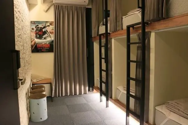 Ortak Ranzalı Oda, Sadece kadınlar için, Ortak Banyo