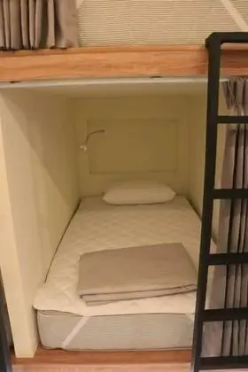 Ortak Ranzalı Oda, Sadece kadınlar için, Ortak Banyo